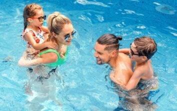 Easy Swimming Workouts That Help Beginners Build Confidence