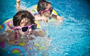 Simple Ways to Help Your Child Feel Relaxed and Comfortable in Water